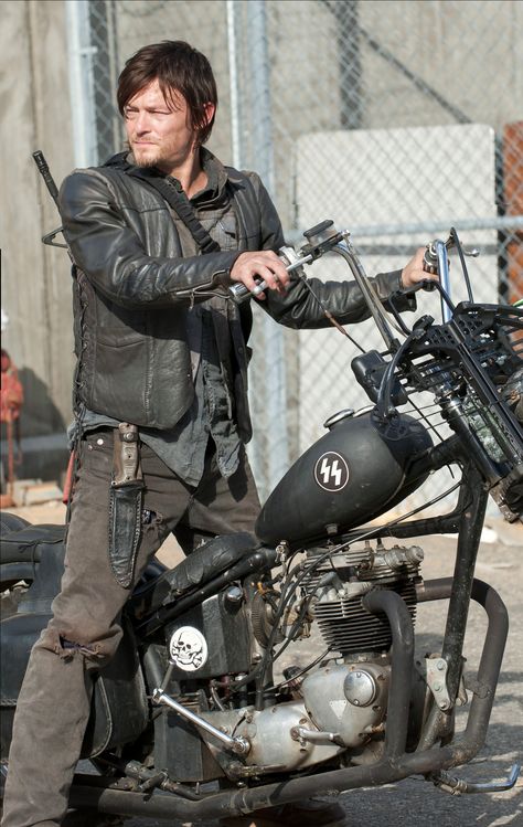 Daryl Dixon Motorcycle, Do Smile, Walking Dead Daryl, Dual Sport Motorcycle, Daryl Dixon, Vintage Motorcycles, Norman Reedus, School Design, Walking Dead