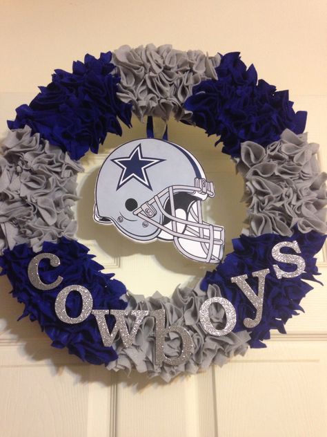 Dallas Cowboys felt wreath Diy Tile Coasters, Cowboy Wreath, Dallas Cowboys Crafts, Dallas Cowboys Wreath, Dallas Cowboys Christmas, Cowboys Wreath, Dallas Cowboys Decor, Dallas Cowboys Images, Cowboy Crafts