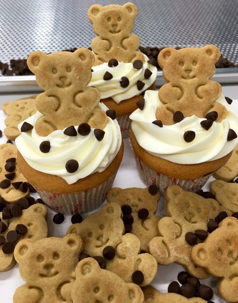 Teddy Bear Birthday Cupcakes, Teddy Bear Party Theme, Bear Themed Cupcakes, Bear Theme Food, Bear Shower Ideas, Teddy Bear Baby Shower Theme Treats, Bear Shower Theme, Bear Themed Birthday Party, Baby Bear Birthday Party