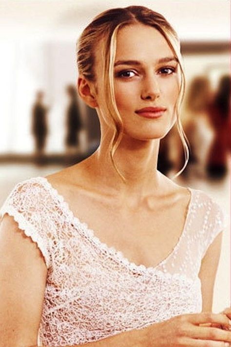 Keira Knightley Wedding Dress, Keira Knightley Wedding, Movie Wedding Dresses, Kiera Knightly, Keira Knightly, Wedding Movies, Love Actually, Keira Knightley, English Actresses