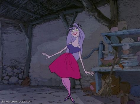 Internet/ Disney Madam Mim, Disney Images, Comedy Films, 2d Animation, Cool Halloween Costumes, Dark Ages, Classic Disney, The Stone, Disney Animation