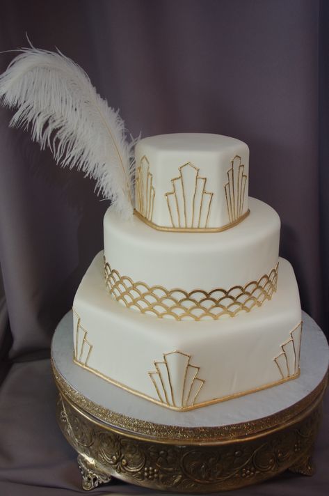 Simple Art Deco Wedding Cake, Roaring 20s Wedding Cake, Art Deco Cake Design, Art Deco Cake Wedding, 20s Wedding Cake, 1920s Cake Ideas, Art Deco Cake Birthday, Great Gatsby Cake Ideas, Wedding Cake Art Deco