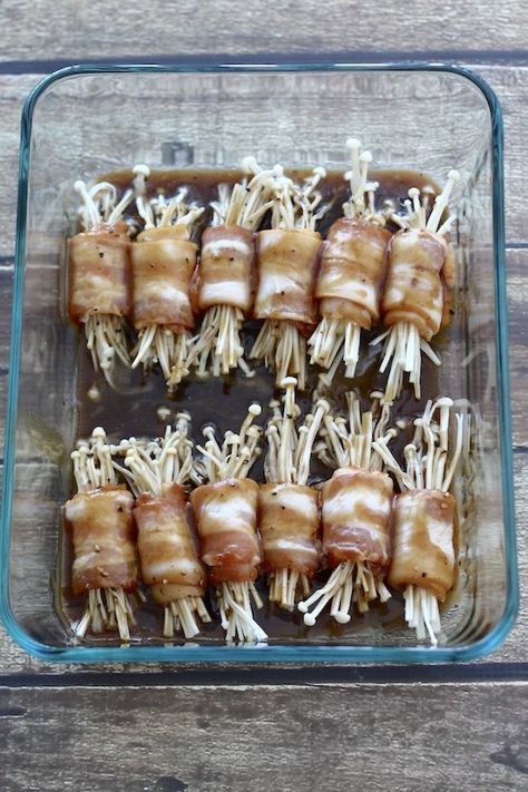 Bacon-Wrapped Enoki Mushrooms | SpoonfulOfButter.com Asparagus Carrots, Bacon Appetizer, Mushroom Bites, Family Meal Prep, Enoki Mushrooms, Oven Baked Bacon, Pork Entrees, Baked Bacon, Chicken Asparagus