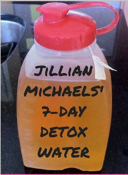 How To Make "Jillian Michaels 7 Day Detox Water" For Rapid Weight Loss and Recip! - Health Facts Journal 7 Day Detox, Detox Kur, Jillian Michaels, Soup Diet, Lose 15 Pounds, Cabbage Soup, Diet Vegetarian, Detox Water, Detox Drinks