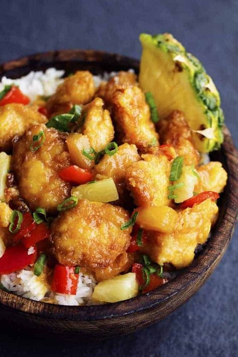 Delicious chicken that gets breaded and baked in a sweet and tangy pineapple sauce. It bakes to perfection and is so much better than takeout! Sweet Hawaiian Chicken, Sweet Hawaiian Crockpot Chicken Recipe, Hawaiian Chicken, Sweet N Sour Chicken, Pineapple Chicken, Hawaiian Food, Boneless Skinless Chicken, Chicken Dishes Recipes, Baked Chicken Recipes