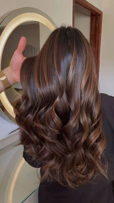 Brown Copper Highlights On Brown Hair, Different Brown Hair Colors Ideas, Mocha Brown With Highlights, Hair Dye Colors For Brown Hair, Summer Brown Hair Color Caramel, Cinnamon Hair Highlights, Russian Balayage, Golden Brown Balayage On Dark Hair, Brown Long Hair Styles