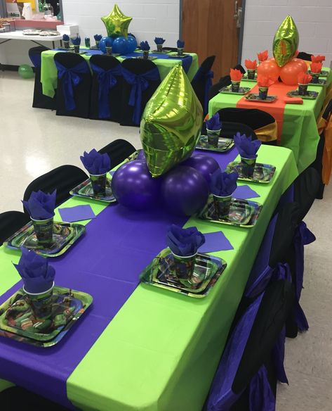 Ninja Turtle Party Table Decor, Ninja Turtles Table Decorations, Ninja Turtle Birthday Table Decor, Diy Ninja Turtles Birthday Party Ideas, Tmnt Table Decorations, Teenage Mutant Ninja Turtle Party Decorations Diy, Teenage Mutant Ninja Turtle Party Decorations, Ninja Turtle Table Set Up, Ninja Turtle Theme Party Decor