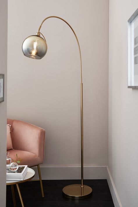 Corner Sofa Lamp, Floor Lamps Uk, Rustic Floor Lamps, Stylish Floor Lamp, Lamp Makeover, Rustic Flooring, Gold Floor Lamp, Design Salon, Floor Lamps Living Room