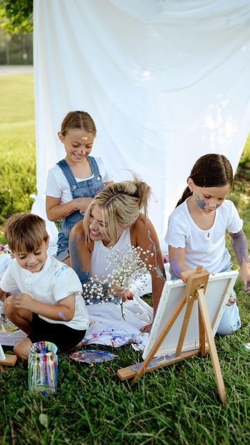 EMILY PASTRANA | PITTSBURGH PHOTOGRAPHER on Instagram: "this type of shoot is special for SO many reasons 🎨   i loved hearing the kids think really hard about what they wanted to paint.   i loved how excited they were to be messy.   i loved how they looked at their mom with such pride as they showed her their art.   thank you so much for letting me capture your beautiful family @theheatherabraham 💛  and thank you to the originator of this concept, the extremely talented @corriebutlerphotography ! What a gift you’ve given us all🙏🏼💖  Motherhood | mom life | photographer | mother daughter photos | mom | documentarian | journalistic | authentic | mommy and me | paint photoshoot | family photo ideas | Pittsburgh photographer" Mommy And Me Painting Photoshoot, Painting Photoshoot Ideas, Painting Photoshoot, Paint Photoshoot, 2nd Birthday Photos, Mother Painting, Mother Daughter Photos, Family Photo Ideas, Photoshoot Family