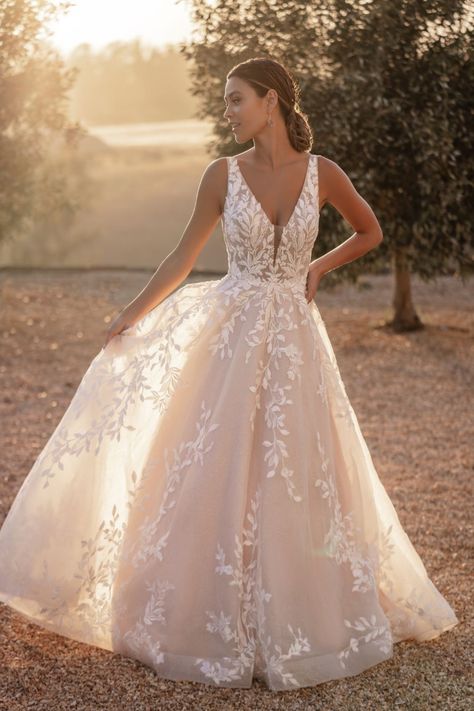 Allure Bridal Wedding Dress, Allure Wedding Dresses, Petite Bride, Aline Wedding Dress, Allure Bridals, Cute Wedding Dress, Wedding Dress Pictures, Dream Wedding Ideas Dresses, Allure Bridal