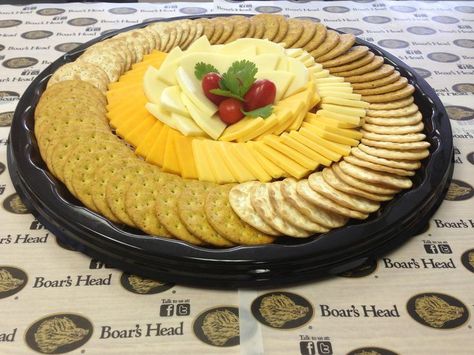 Cracker Tray Ideas, Meat Cheese And Cracker Tray Ideas, Cheese And Cracker Tray Ideas, Cheese And Cracker Platter, Cheese And Cracker Tray, Cracker Tray, Cheese Trays, Cheese And Crackers, Party Food Platters