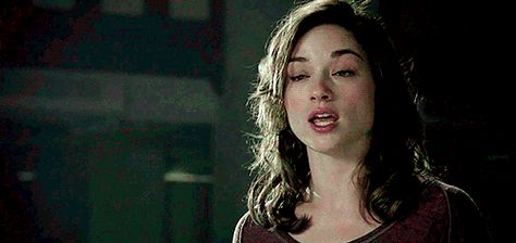 Allison Argent Gif, Crystal Reed Gif, Teen Wolf Allison, Alison Argent, Stone Landscaping, Allison Argent, Crystal Reed, Teen Wolf Cast, Hanging Crystals