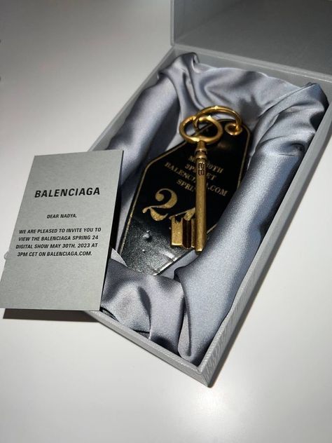 Balenciaga Invitation, Influencer Invitation, Popup Invitation, Pr Kit Ideas, Business Plan Proposal, Opening Invitation, Hotel Key Cards, Pr Kit, Balenciaga Spring