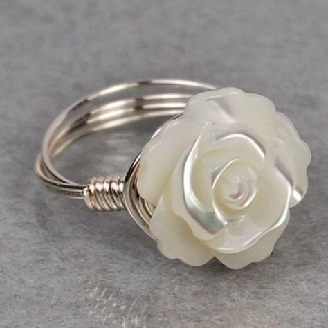 Mother Of Pearl Rose, Bijoux Fil Aluminium, Pearl Rose, Wire Wrapped Ring, Wrap Ring, Rose Ring, Wire Wrapped Rings, Argentium Silver, Pearl Flower