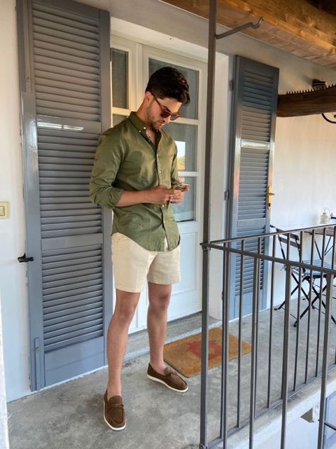 Fashion In Italy, Mens Summer Wardrobe, Italian Summer Style, Shoes With Shorts, Mens Summer Fashion, Vacation Outfits Men, Italian Mens Fashion, Europe 2024, Polo Shirt Outfits