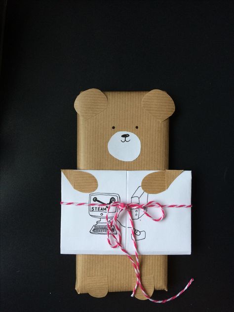 Teddy Bear Wrapping Ideas, Brown Paper Roll, Gift Inspo, Kids Birthday Gifts, Christmas Gift Ideas, Friend Birthday Gifts, Brown Paper, Birthday Gift Ideas, Christmas Gift Wrapping