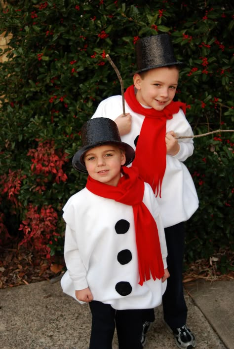 Snowman costume Character Costume Ideas, Diy Christmas Costumes, Christmas Character Costumes, Winter Wonderland Outfit, Christmas Movie Characters, Christmas Parade Floats, Snowman Costume, Movie Character Costumes, Character Dress Up