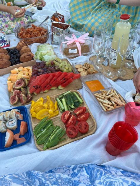 2nd August 2022 - Aesthetic picnic vibes, Vegan snack ideas, Summer plans Vegan Picnic Food, Vegan Snack Ideas, Vegan Picnic, Picnic Food Ideas, Picnic Vibes, Picnic Snacks, Aesthetic Picnic, Vegan Snack, August Birthday