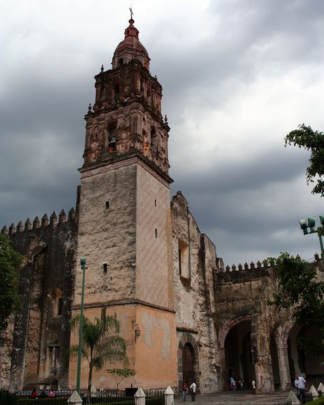 Catedral de Cuernavaca - Wikipedia, la enciclopedia libre New Adventures, Ferry Building San Francisco, Notre Dame, Places Ive Been, Stuff To Do, Road Trip, Temple, Places To Visit, In This Moment