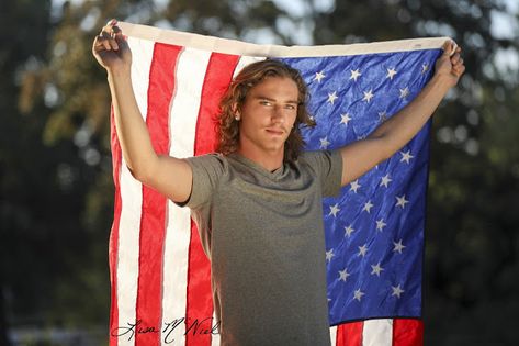 Unique Senior Picture Ideas For Guys, Hunting Senior Pictures, Sr Pictures, Cap And Gown Pictures, Senior Photos Boys, Unique Senior Pictures, Military Photography, Senior Boy Photography, Senior Photography Poses