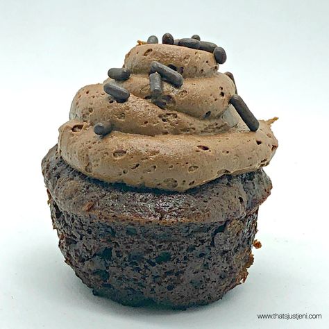 Chocolate Lava Cupcakes - That's Just Jeni Chocolate Lava Cupcakes, Lava Cupcakes, Recipe For Cupcakes, Chocolate Lava, Baked Goodies, Lava Cakes, Cupcake Recipes, Easy Recipe, Easy Meals