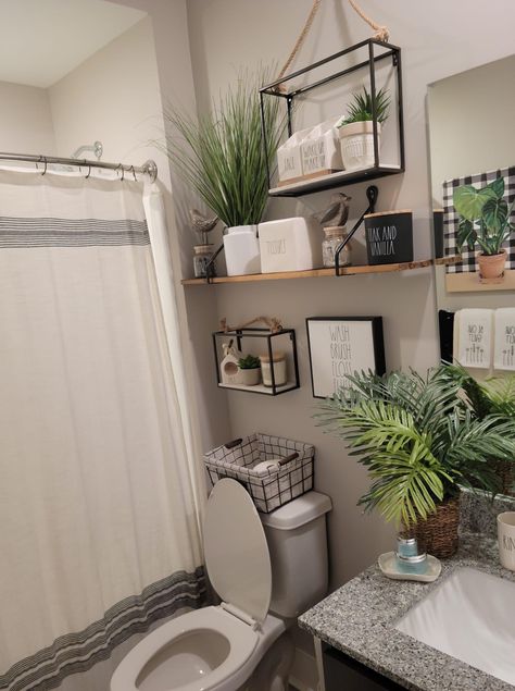 Green Bathroom Theme Ideas, Green Black And Brown Bathroom, Sage Green Themed Bathroom, Sage Green Decor Bathroom, Black White And Sage Bathroom, Black White Green Bathroom Decor, Gray Green Bathroom Ideas, Sage Green And Black Bathroom, Sage Bathroom Decor