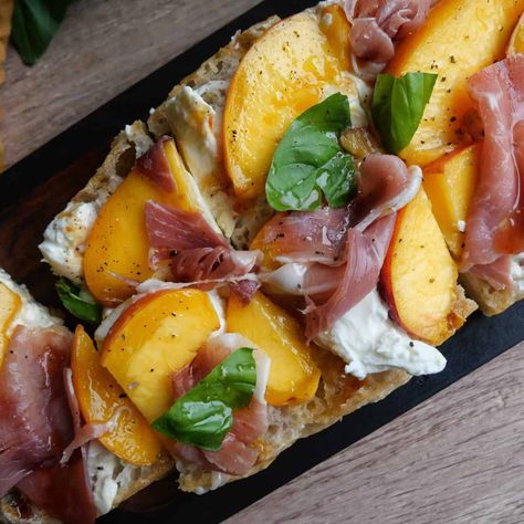 Peach and Prosciutto Sandwich Prosciutto Sandwich Ideas, Peach Sandwich, Prosciutto Sandwich, Open Sandwiches, Chicken Scarpariello, Mozzarella Sandwich, Goat Cheese Crostini, Summertime Snacks, Pesto Sandwich