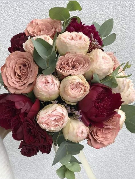 Maroon And Pink Flowers, Burgundy Dusty Rose Bouquet, Burgundy And Gold Bouquet, Wine And Pink Wedding, Burgundy And Blush Wedding Cake, Blush And Burgundy Bouquet, Burgundy And Blush Bouquet, Burgundy Rose Bouquet, Maroon Roses