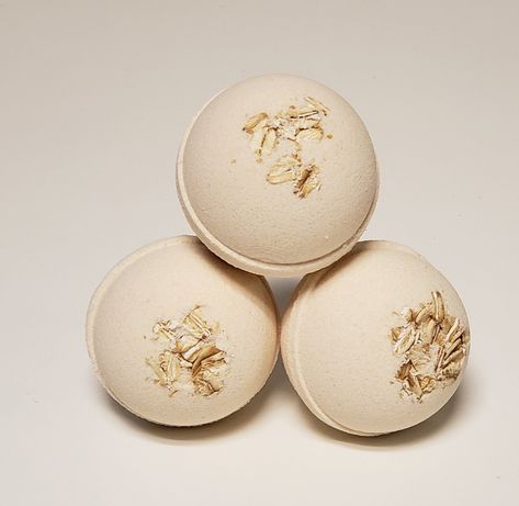 ivory bath bomb topped with rolled oats scented with granola blended with fresh oats, golden honey and vanilla bean Bubble Bath Soap, Honey Bath, Aesthetic Bath, Bubble Bath Bomb, Oatmeal Milk, Crunchy Granola, Luxurious Showers, Tub Cleaner, Golden Honey