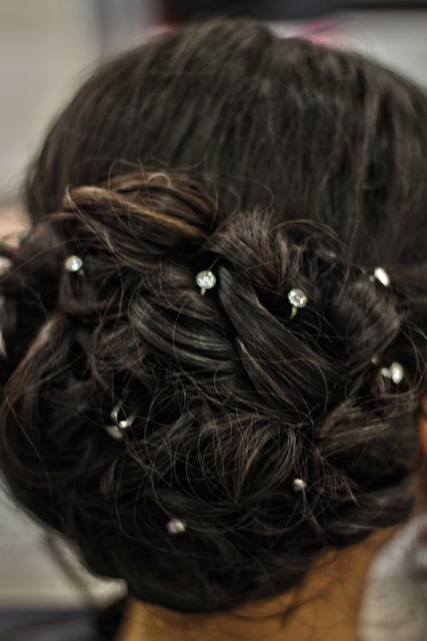 Diamond Buns Hair Net, Hair Bun, Prom Hair, Bun Hairstyles, Buns, Cute Hairstyles, Hair Pins, Dreadlocks, Prom