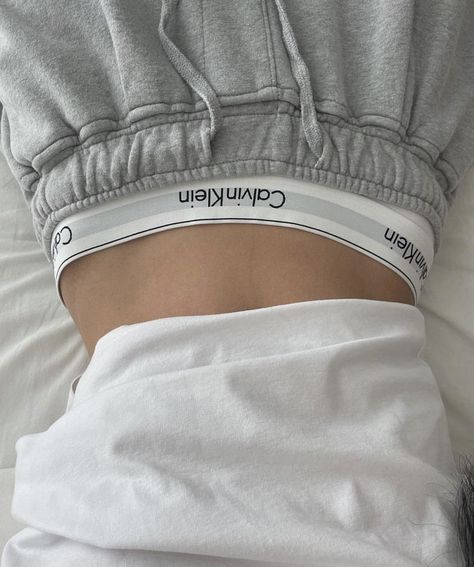 Girl Boxers Aesthetic, Calvin Klein Boxers Aesthetic, Boxers Outfit Female, Boxers Aesthetic, Boxers Outfit, Calvin Klein Aesthetic, Boxers For Women, Calvin Klein Boxers, Calvin Klein Outfits