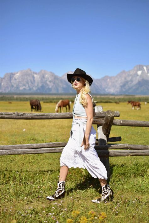 Everything I Wore in Jackson Hole, Wyoming • theStyleSafari Jackson Hole Rodeo Outfit, Jackson Wyoming Outfit, Wyoming Summer Outfits, Jackson Hole Wyoming Outfits, Outfits For Jackson Hole Summer, Jackson Hole Summer Outfit, What To Wear In Jackson Hole Summer, Wyoming Outfit Summer, Wyoming Fashion