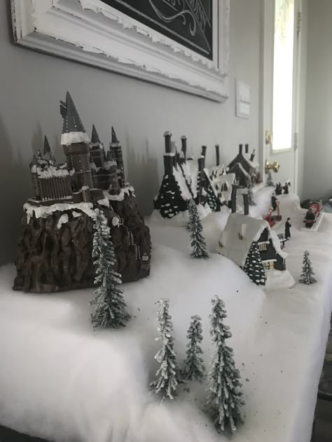 Harry Potter Christmas Village Display, Harry Potter Village Display, Harry Potter Christmas Village, Harry Potter Village, Harry Potter Holiday, Room Of Requirement, Village Display Ideas, Village Ideas, Christmas Village Display