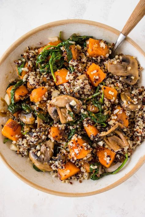 Sweet Potato Mushroom Recipe, Quinoa Sweet Potato Salad, Potato Mushroom Recipe, Dinner With Mushrooms, Warm Winter Salad, Quinoa Spinach Salad, Sweet Potato Quinoa Salad, Salad With Quinoa, Mushroom Recipes Healthy