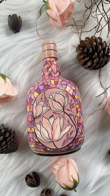 Bottle Art With Photos, Creative Bottle Art, Bottel Paintings Aesthetic, Old Monk Bottle Art, Aesthetic Bottle Painting, Aesthetic Bottle Art, Bottle Painting Ideas Acrylics, Glass Bottle Painting, Beer Bottle Art