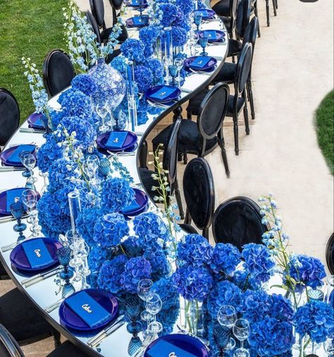 All Shades Of Blue Party Decorations, Blue And White Event Decor, Shades Of Blue Party Decorations, Blue Theme Wedding Decoration, Table Decorations Navy Blue, Blue Aesthetic Wedding, Blue Event Decor, Royal Blue Decor, Royal Blue Aesthetic