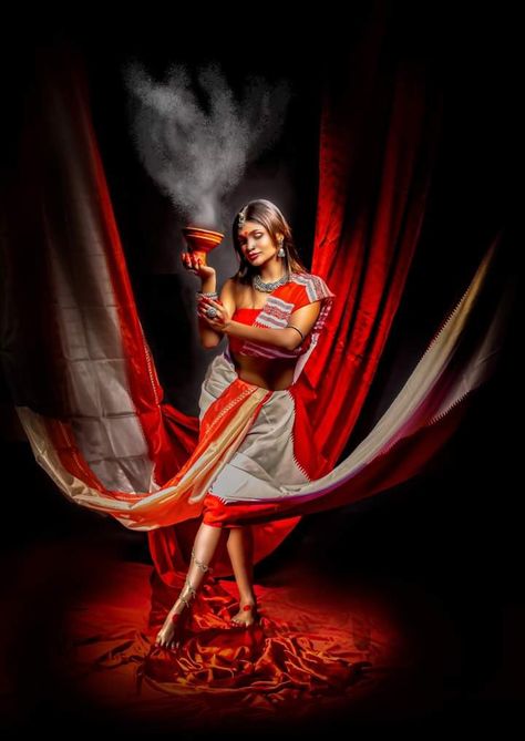 Creative Themes For Photoshoot, Bangoli Saree Pose, Puja Photoshoot, Bengali Photoshoot, Pose Saree, Diwali Makeup, Ganesh Chaturthi Photos, Concept Shoot, Bengali Culture