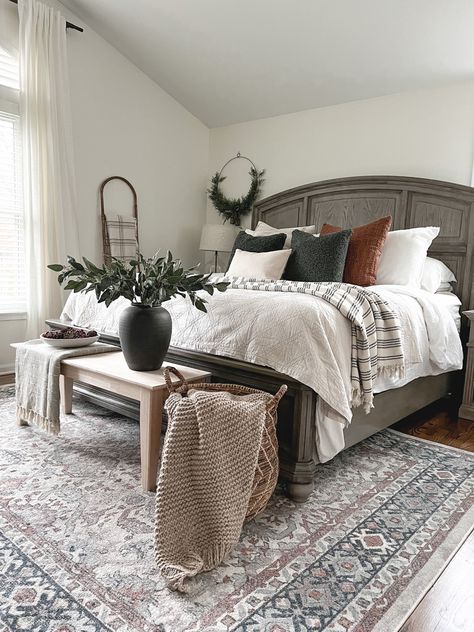 Cream And Grey Bedroom, Grey Bedroom Rug, Grey And White Bedding, Beds For Small Rooms, Grey Bedroom Furniture, Grey Bed Frame, Wood Bedroom Furniture, Brown Bedroom, Bedroom Area Rug