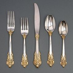 Luxury Cutlery, Silver Things, Crockery Design, Gold Cutlery Set, Silver Service, Fine Dinnerware, Victorian Table, Sterling Flatware, Dinner Ware