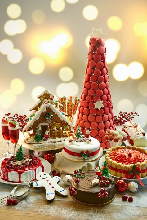 Christmas Dessert Buffet, Christmas Desserts Ideas, Baking Birthday Cake, Christmas Food Photography, Bandar Sunway, Cake Photoshoot, Christmas Buffet, Desserts Ideas, Sweet Trees