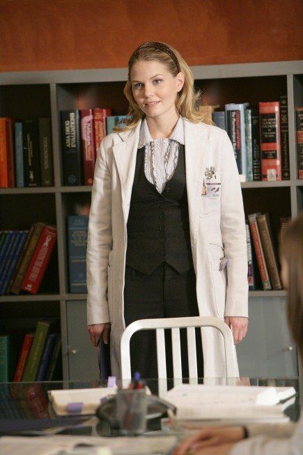 Still of Jennifer Morrison in House M.D. (2004) Allison Cameron, House Cast, Hugh Laurie, House Md, Dr House, House Clothes, Jennifer Morrison, Full House, Curvy Girl Outfits