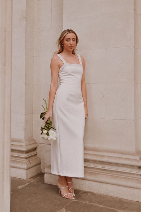 Richie Wedding, Sofia Richie Wedding, Bridal 2023, Odd Muse, Midi Dress Outfit, Pearl Party, Midi Dress White, Sofia Richie, Engagement Dresses