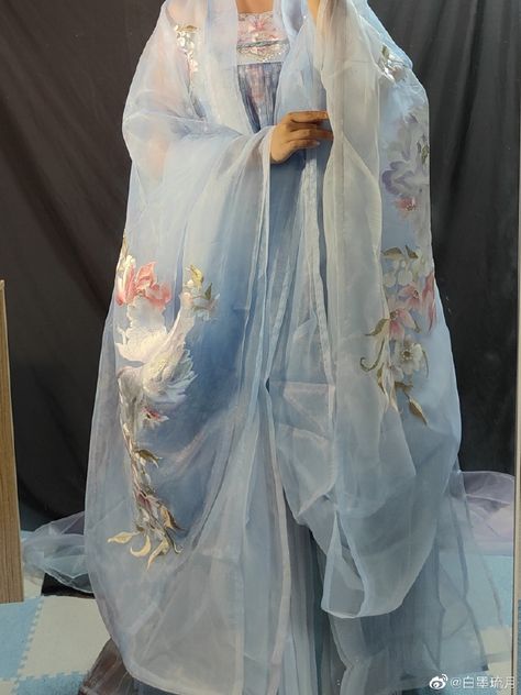 Hanfu Aesthetic, Blue Hanfu Aesthetic, White Hanfu For Women, Pink Hanfu Aesthetic, Hanfu Headdress, Royal Chinese Traditional Dress Hanfu, Hanfu Traditional, Heaven's Official Blessing, Ancient Chinese