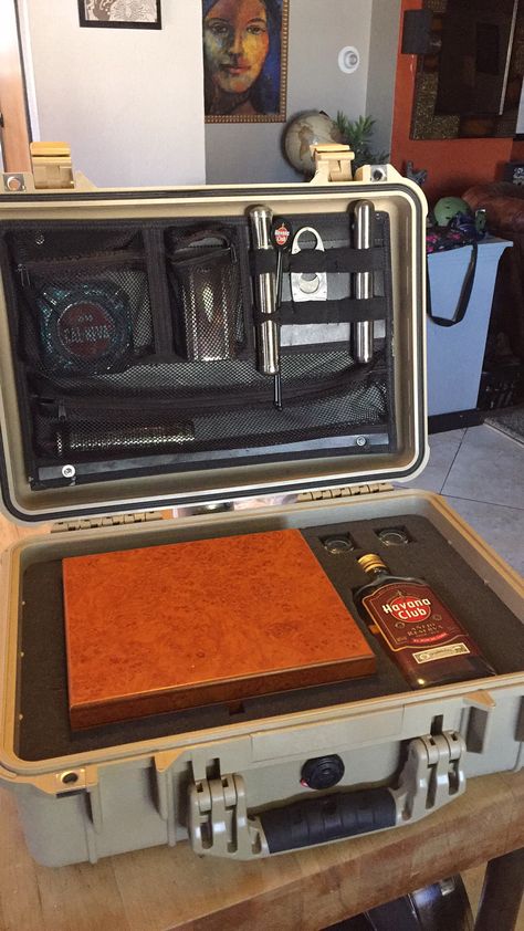 Gentlemens Travel Kit Pelican 1500 #Cigars #Rum #HavanaClub #Pelican Havana Club, Pelican Case, Edc Gadgets, Travel Kit, Travel Kits, Car Camping, Cigars, Rum, Gadgets