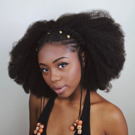 Black Girl-Approved Hair Accessories   - 17 Screenshot-Worthy Hairstyles That Incorporate Accessories Hairstyles With Hair Jewelry, Golden Locs, Afro Asian, Flat Braids, Cabelo Black, Natural Hair Accessories, Hair Crochet, 4c Hair, Natural Hair Updo