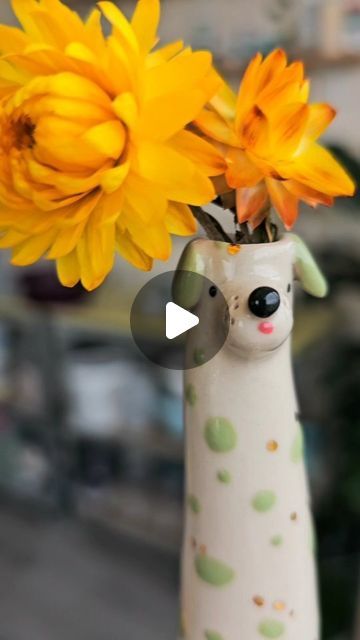 Bud Vase Pottery Ideas, Dog Vase Pottery, Small Pottery Projects, Pottery Poppies, Clay Vase Ideas, Ceramic Vases Handmade, Coil Pot, Dog Pottery, Slab Ceramics