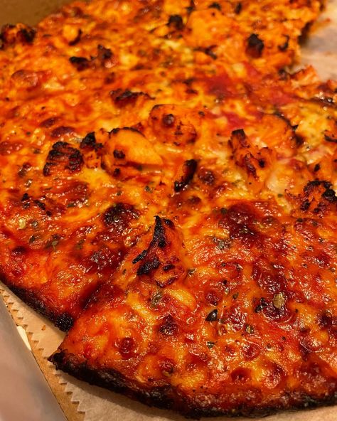 South Shore Bar Pizza Recipe - New England Style Bar Pizza Bar Pizza Recipe, Woodfire Oven, Bar Pizza, Panel Walls, California Pizza, Pizza Pan, Food Lunch, Pizza Place, Pizza Pizza