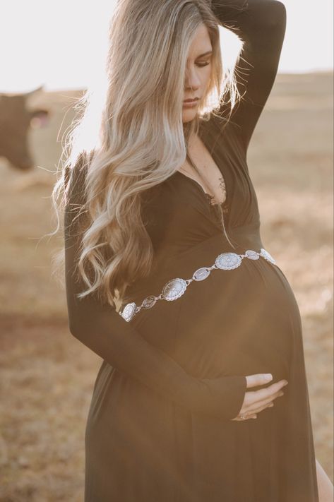 Black Dress Western Maternity Pictures, Maternity Photography Western, Black Dress Maternity Pictures, Western Maternity Pictures, Winter Maternity Pictures, Cute Pregnancy Photos, Pregnancy Belly Photos, Maternity Photo Outfits, Belly Photos