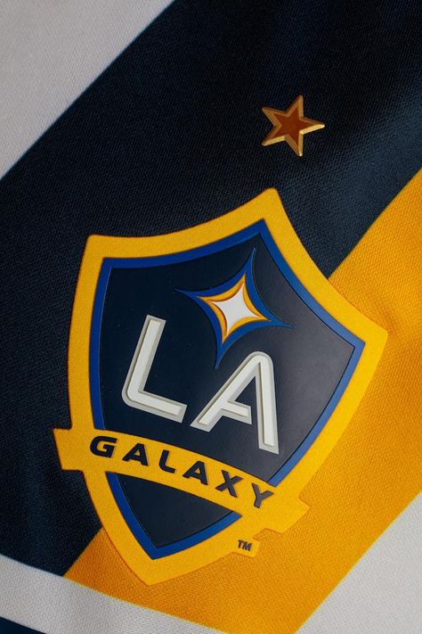 Here's why the LA Galaxy's jersey has one star on it in 2016 | LA Galaxy La Galaxy Soccer, Galaxy Logo, Soccer Logo, Major League Soccer, Nike Wallpaper, Soccer Kits, Soccer Fans, Football Logo, Character Wallpaper