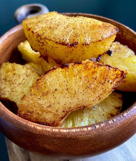 Air Fryer Pineapple Air Fryer Pineapple, Fried Pineapple, Nonna Recipes, The Modern Nonna, Greek Salad Ingredients, Lemon Shrimp Pasta, Modern Nonna, Nutella Puff Pastry, Balanced Dinner Ideas